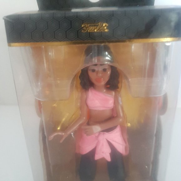 TLC Chilli Premium Vinyl Gold Funko Merch Doll In Original Box Figure - Picture 8 of 11
